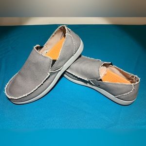 Brand-New   Light Gray Crocs Loafers.   Mens Size 10